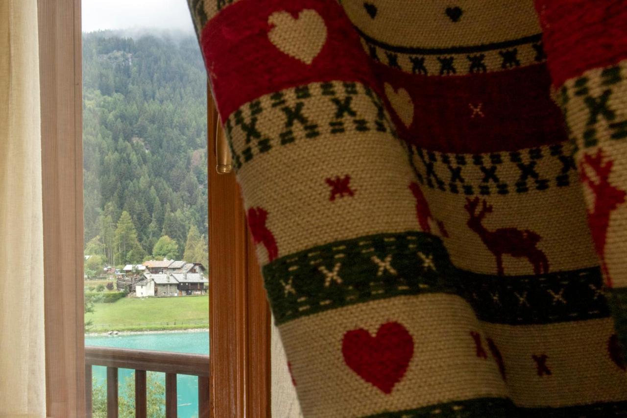 Laghetto Alpine Hotel & Restaurant Brusson Buitenkant foto