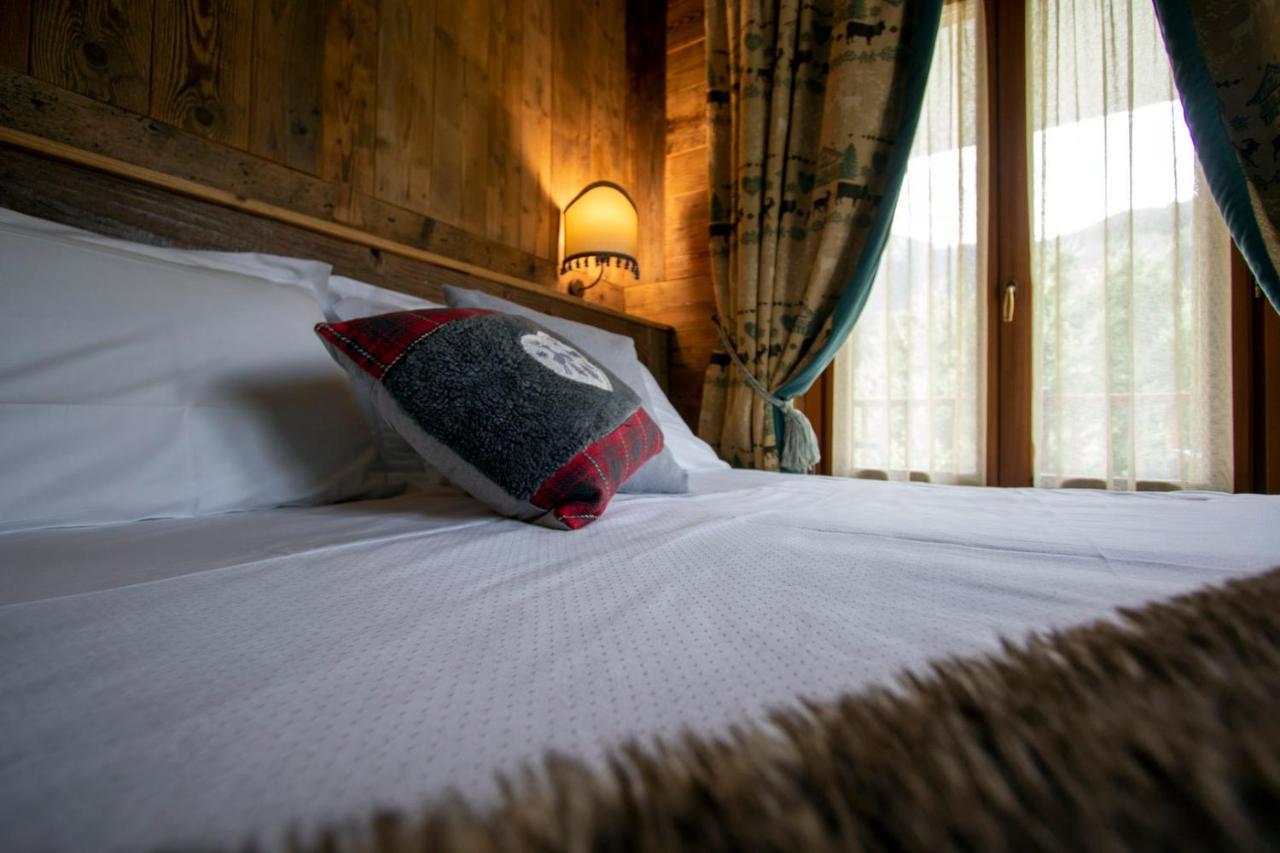 Laghetto Alpine Hotel & Restaurant Brusson Buitenkant foto