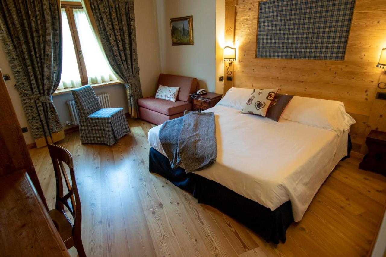 Laghetto Alpine Hotel & Restaurant Brusson Buitenkant foto