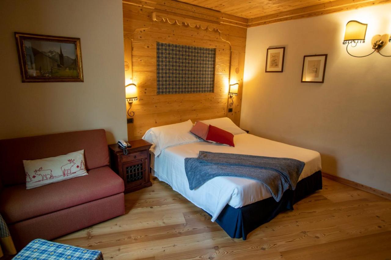 Laghetto Alpine Hotel & Restaurant Brusson Buitenkant foto