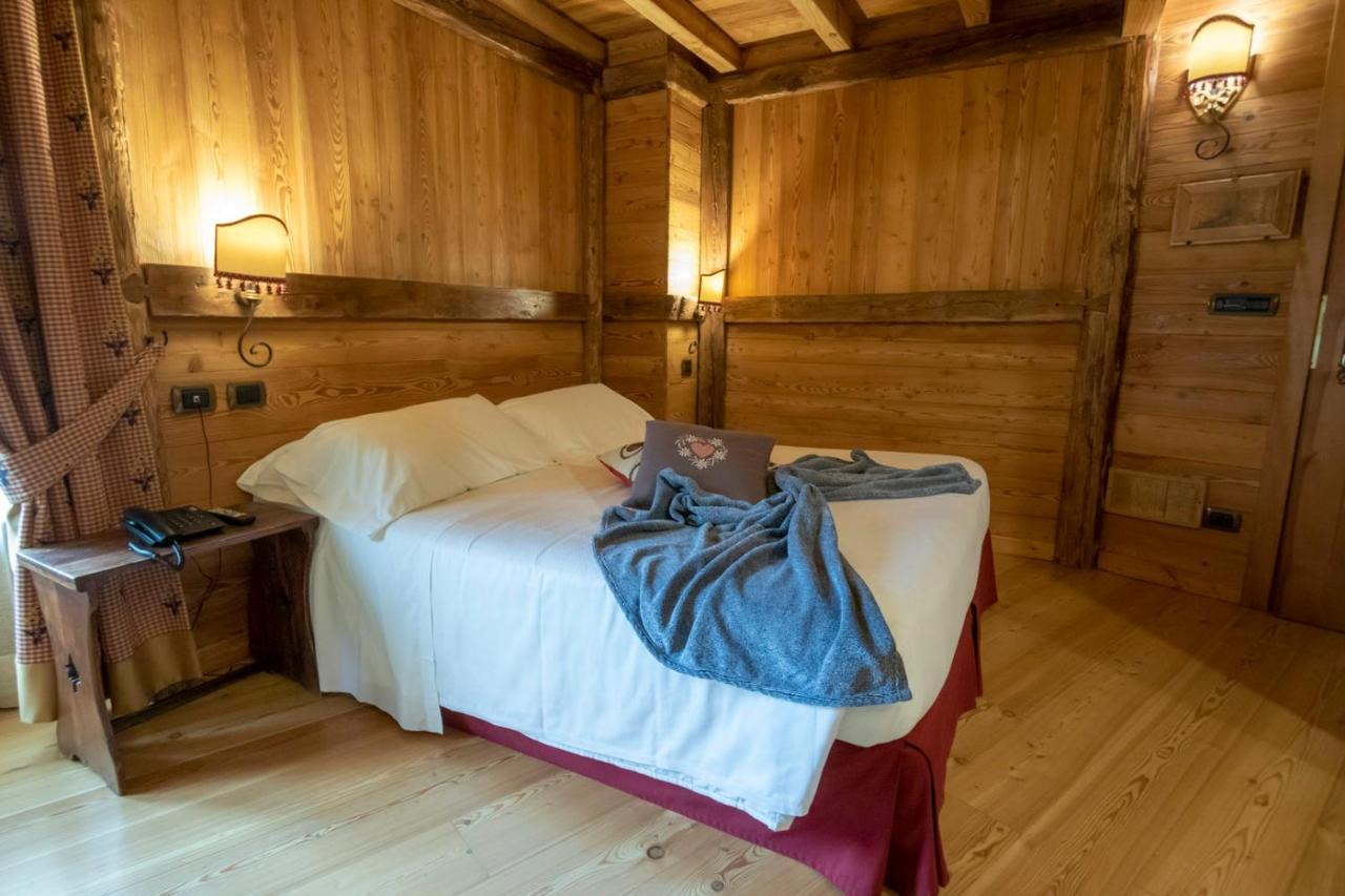 Laghetto Alpine Hotel & Restaurant Brusson Buitenkant foto