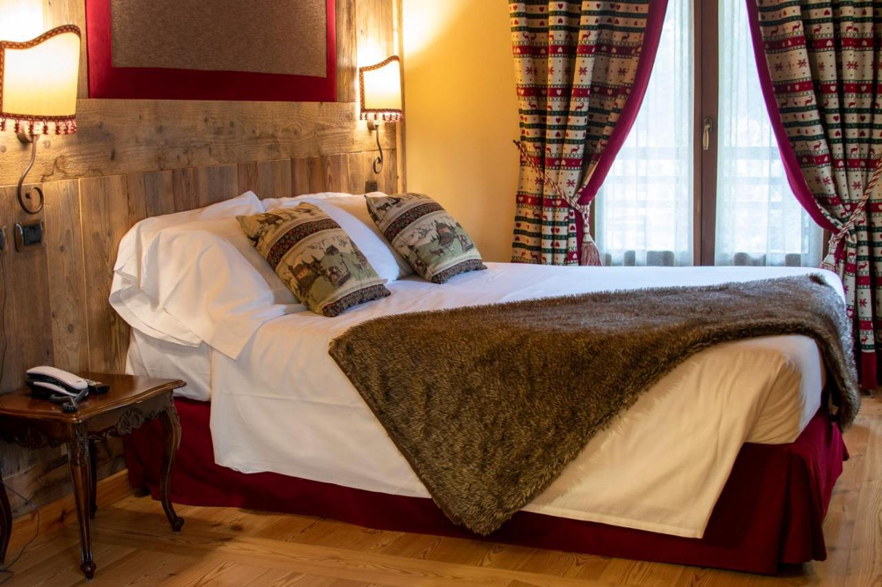 Laghetto Alpine Hotel & Restaurant Brusson Buitenkant foto