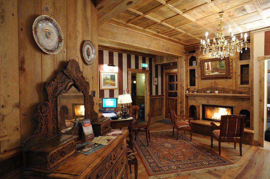 Laghetto Alpine Hotel & Restaurant Brusson Buitenkant foto