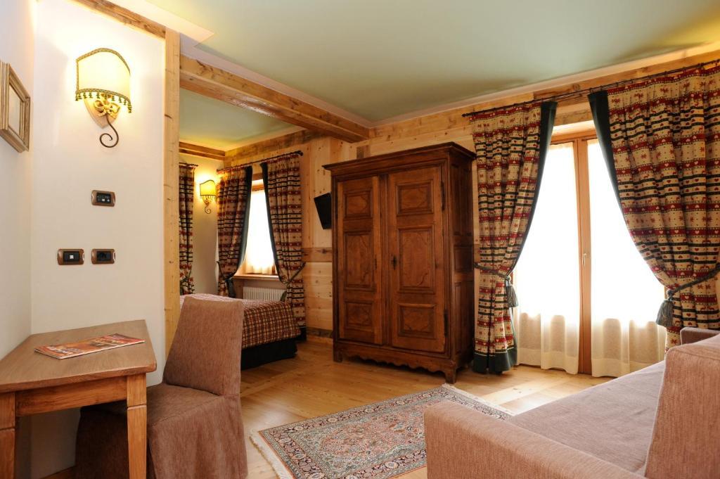 Laghetto Alpine Hotel & Restaurant Brusson Buitenkant foto