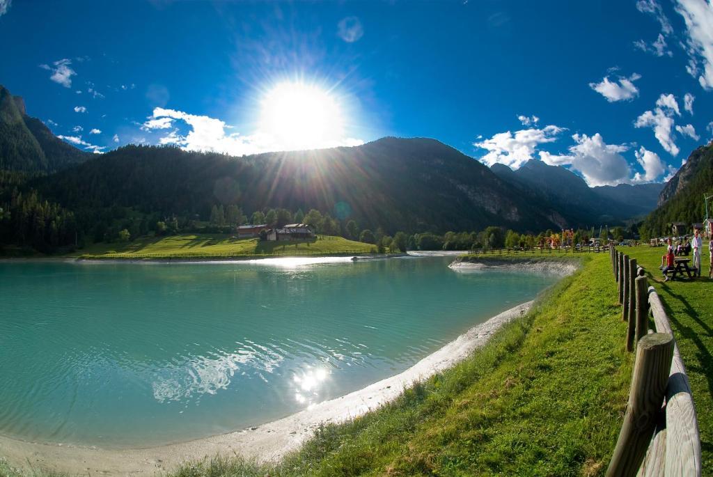 Laghetto Alpine Hotel & Restaurant Brusson Buitenkant foto