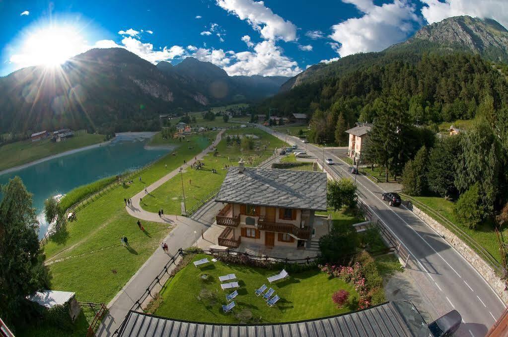 Laghetto Alpine Hotel & Restaurant Brusson Buitenkant foto